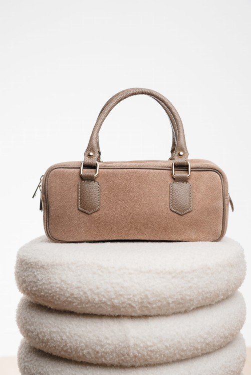 Moscovi Cove Bag – Skórzana torba damska w kolorze beżowym z przodu.