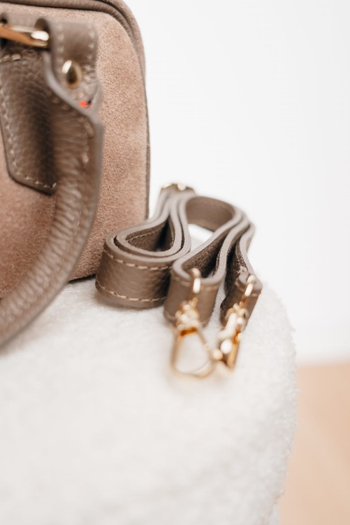 moscovi-cove-bag-torba-zamszowa-detal-pasek.jpg